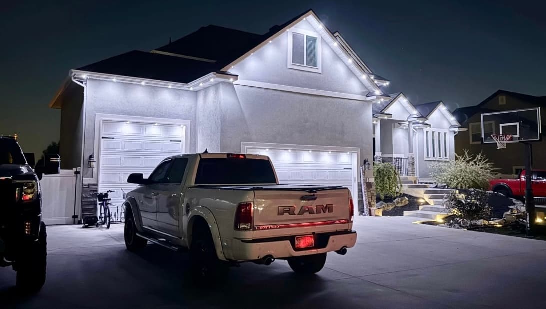 RGBW pure white light showing true warm white on home